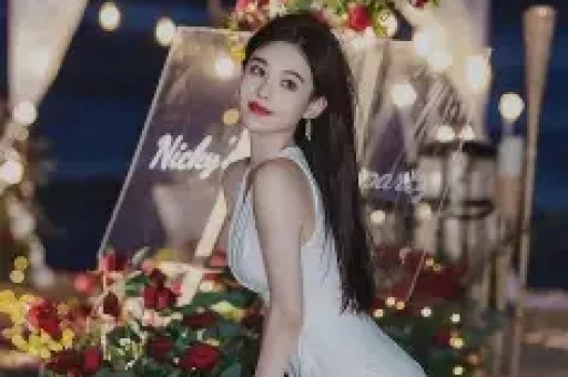 震惊！卢昱晓因片场不当行为塌房网友热议职业素养问题