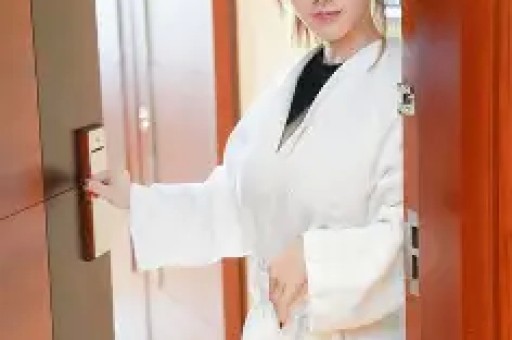 网红黄一鸣账号被封：从自曝未婚生女到遛狗冲突网红生涯大翻车