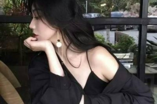 冉莹颖人设崩了想和邹市明收入AA女方账号被冲 网友神评太扎心